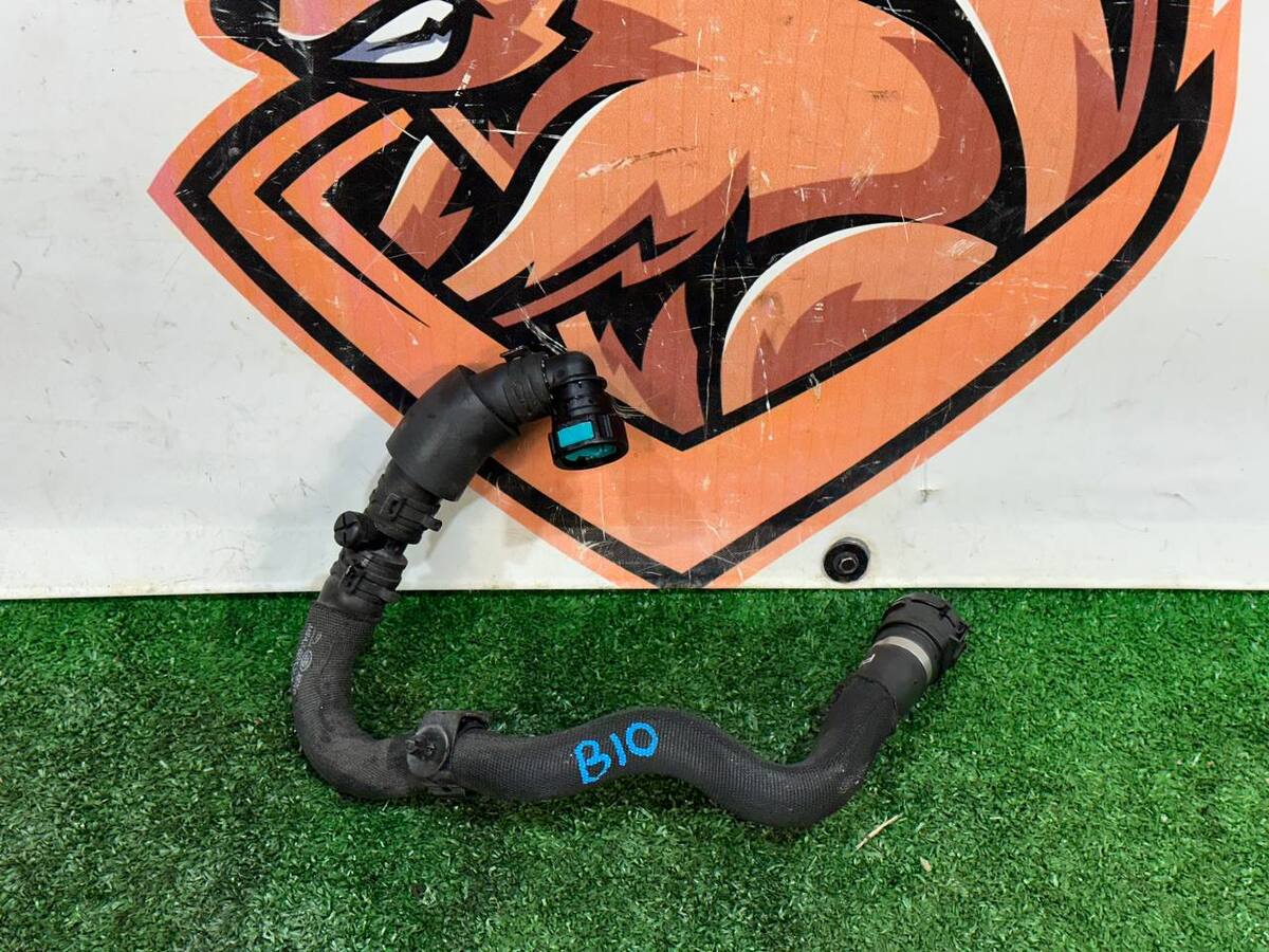 LR140884 Radiator hose to pump Range Rover Velar L560 (2018-) used